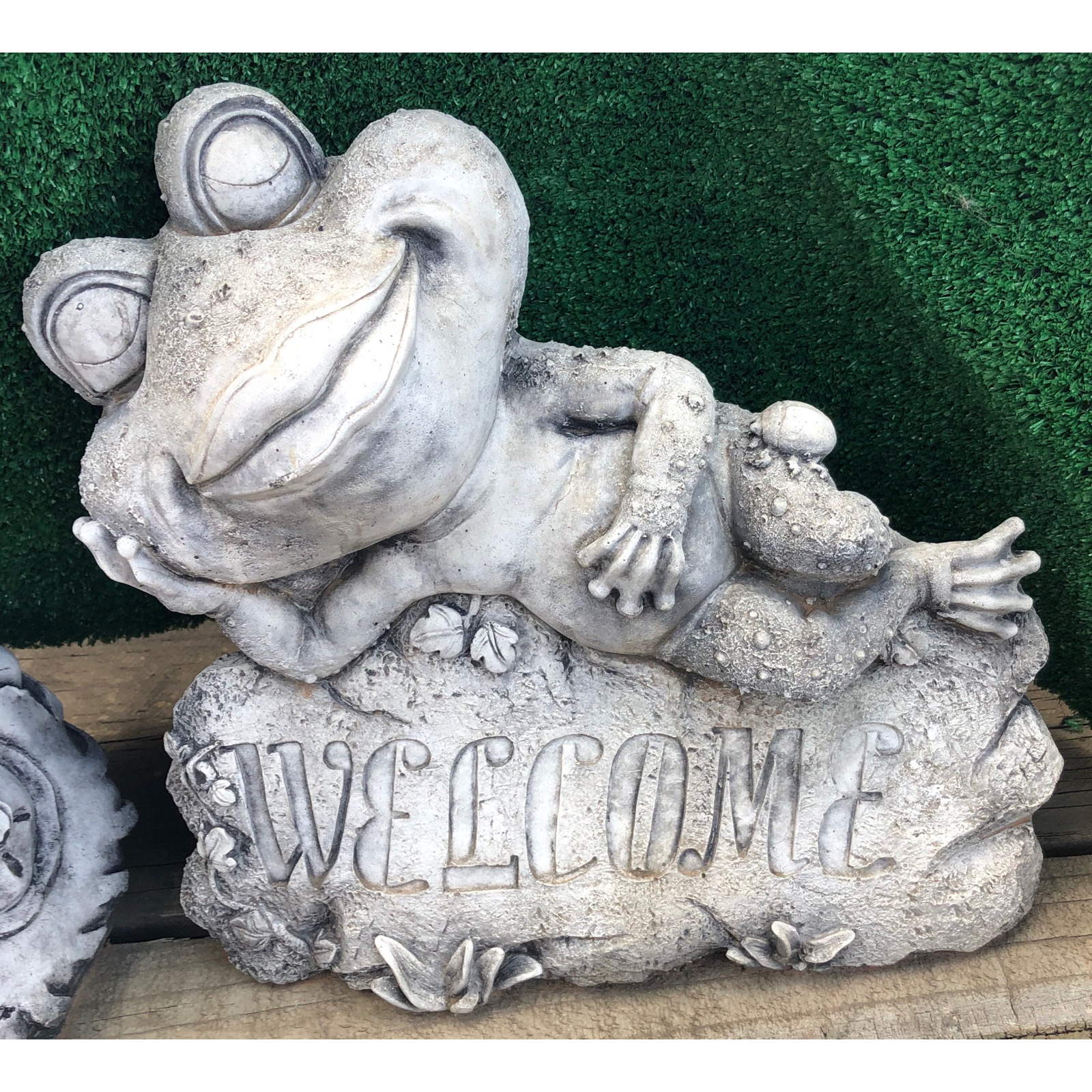 Sexy Welcome Frog Concrete Statue (1083) - Pots n Pots