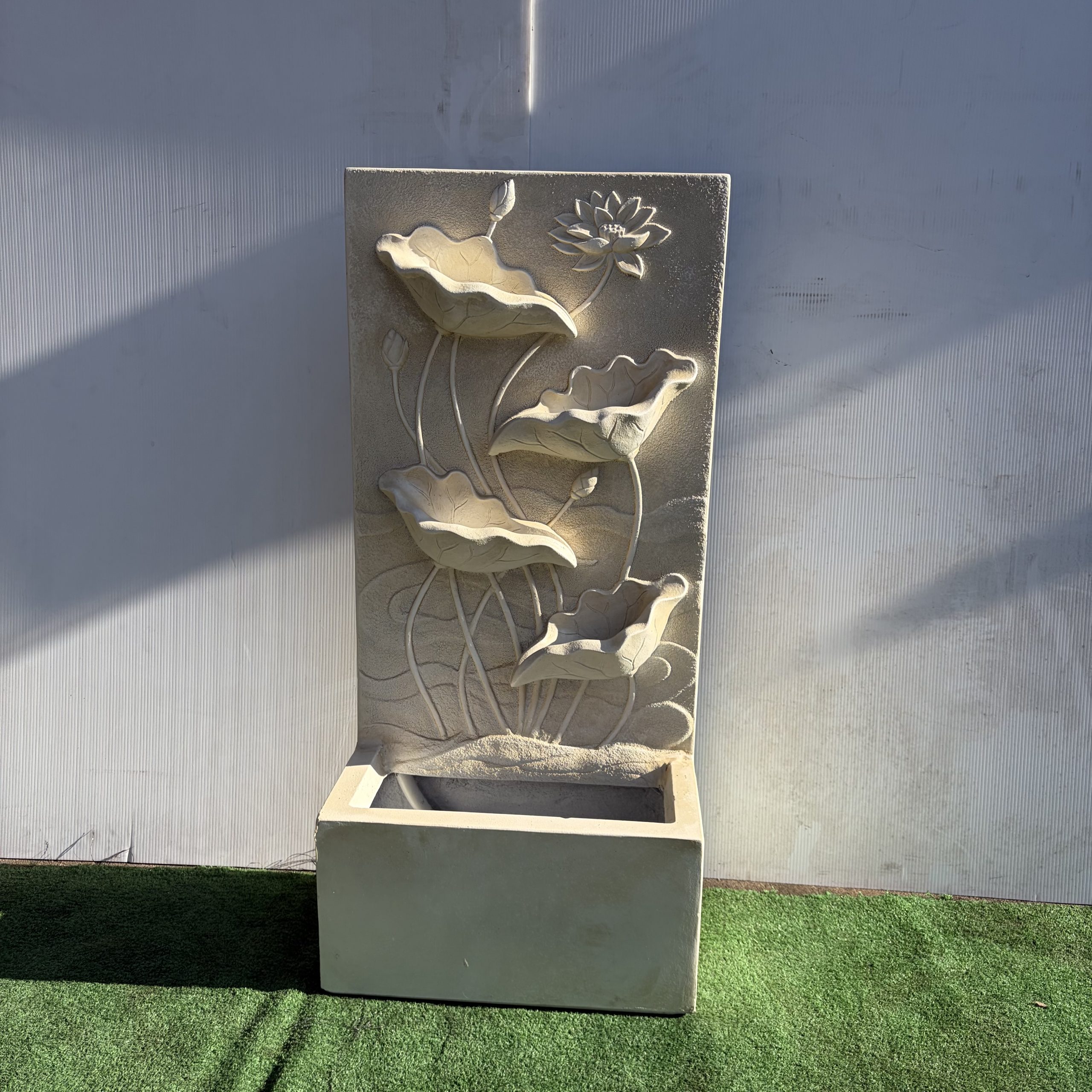 Short Flower Wall Fountain - Image 2