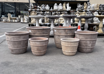Dimitri Cone Antique terracotta Pot