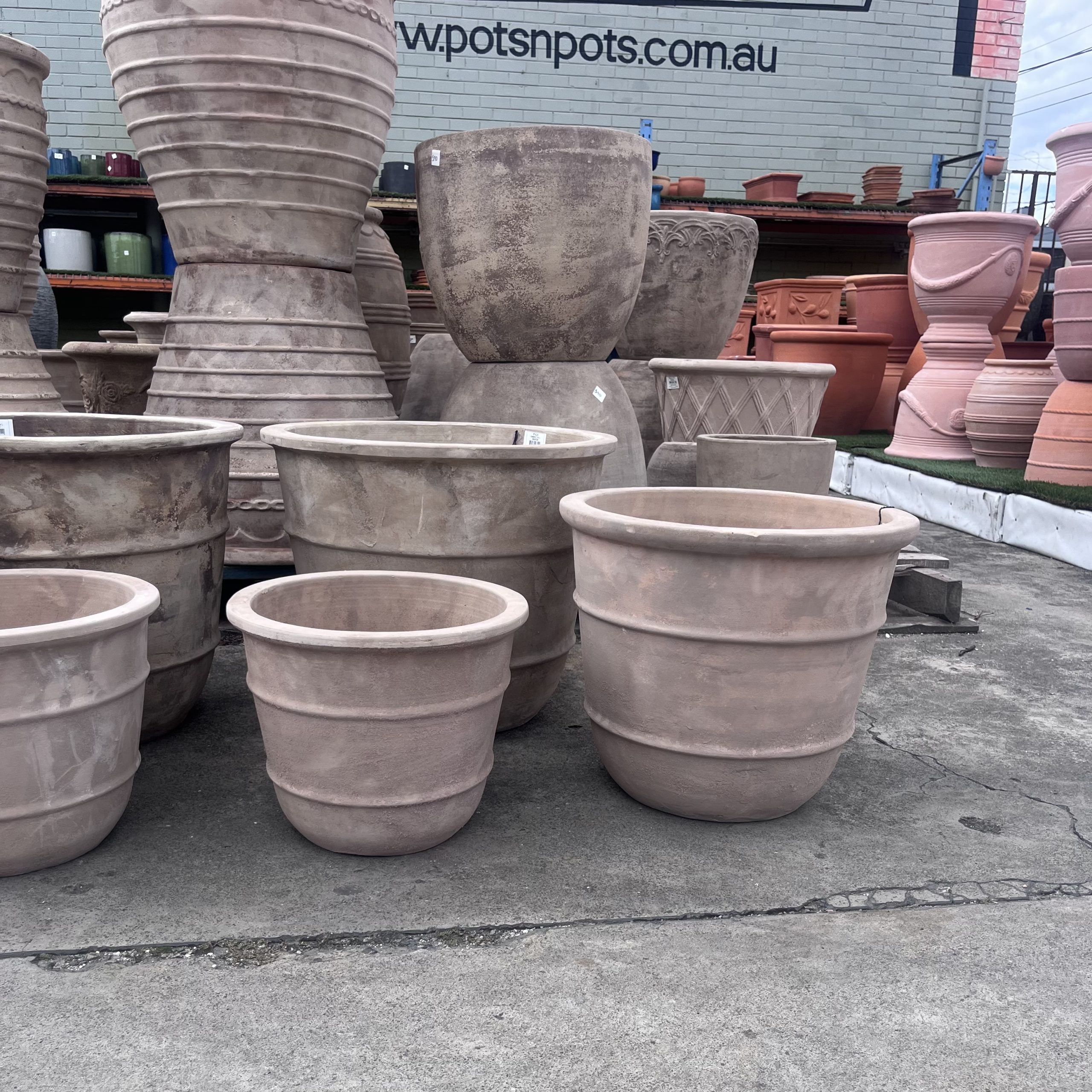 Calabro Tub Antique Terracotta Pot - Image 2